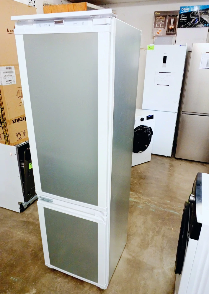 Vestavná lednice Beko, 177 cm, ZÁRUKA BCHA275E4SN