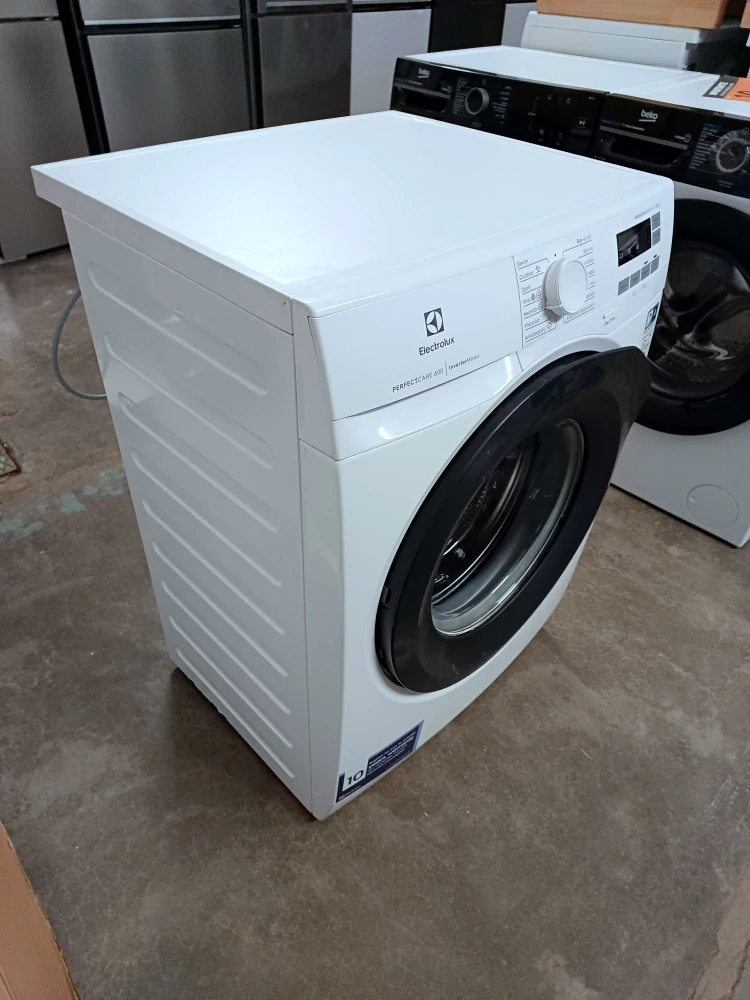 Pračka Electrolux 8 kg 1200 ot./min. ZÁRUKA
