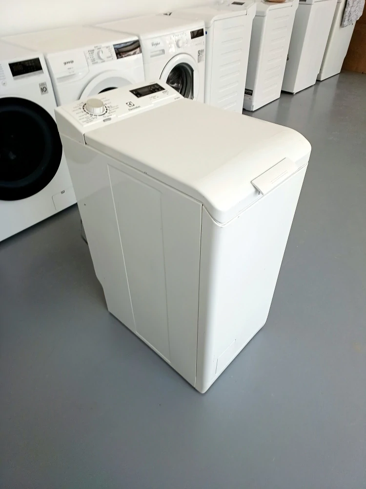 Pračka ELECTROLUX 6 kg, 1000 ot/min, ZÁRUKA
