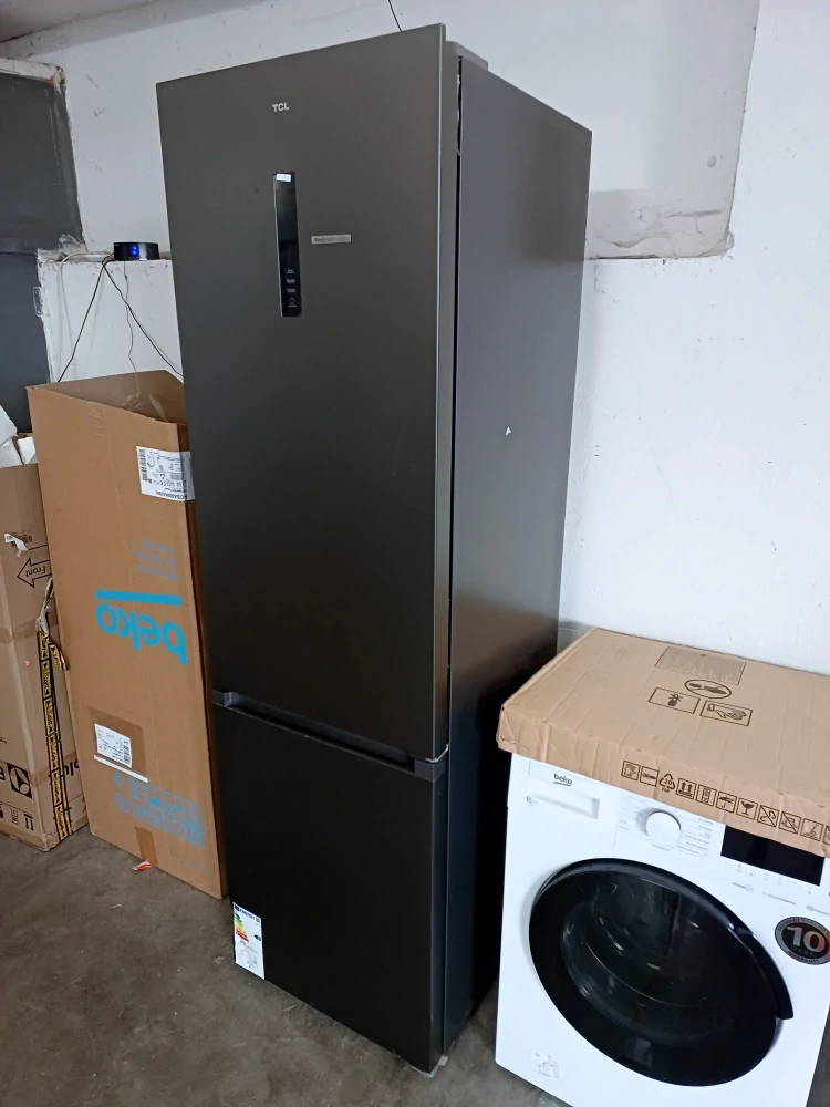 Lednice TCL 203 cm, NoFrost, ZÁRUKA RP382BXD0