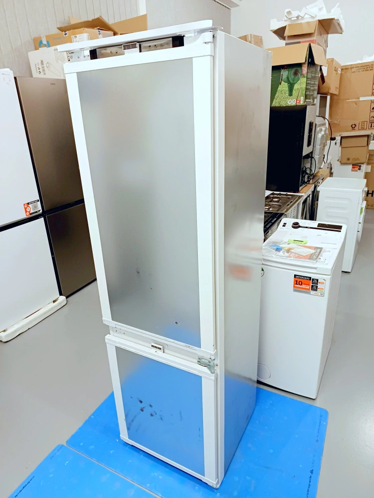 Vestavná lednice WHIRLPOOL 177 cm, NoFrost ZÁRUKA WHK2 5294 B6E