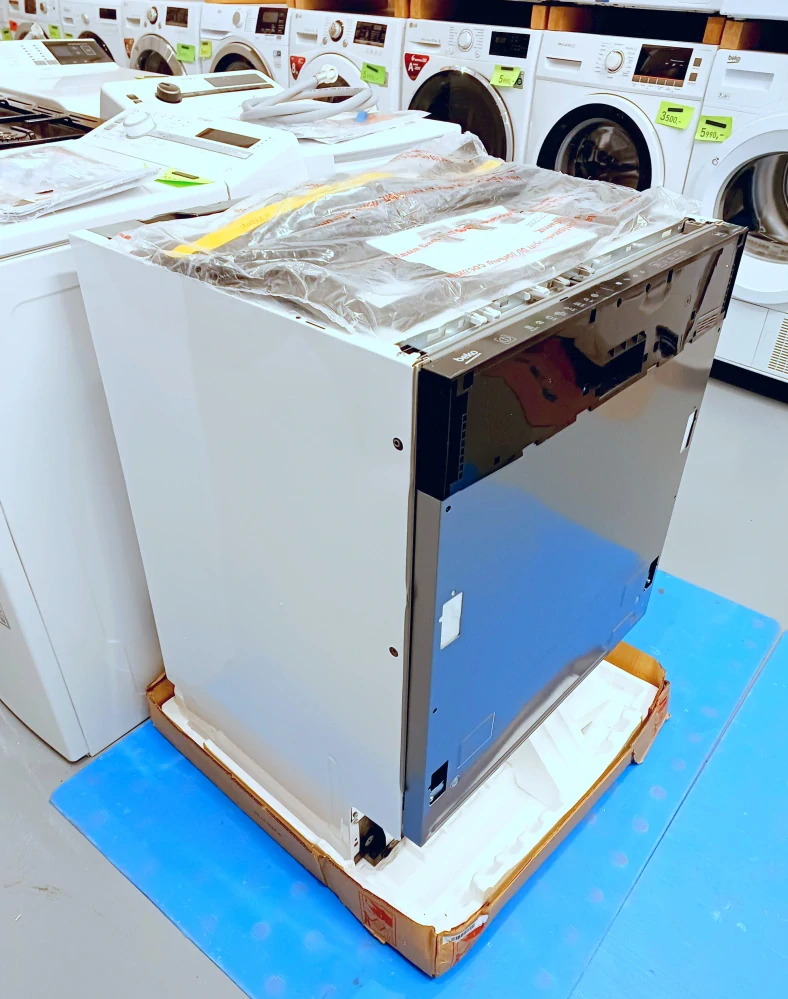 Vestavná myčka Beko, šířka 60 cm, ZÁRUKA