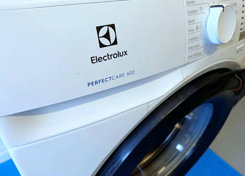 Pračka Electrolux 8 kg, 1200 ot/min, ZÁRUKA