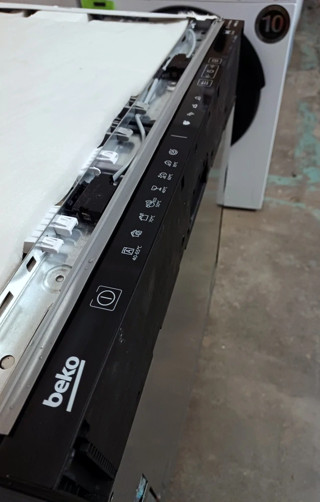 Vestavná myčka BEKO BDIN38550C ZÁRUKA
