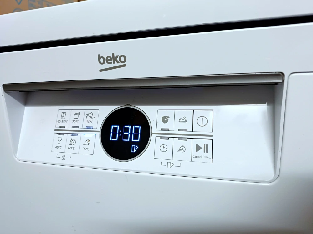 Myčka BEKO šířka 60 cm, ZÁRUKA BDFN26640WC