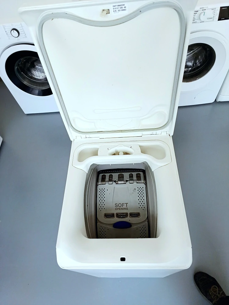 Pračka ELECTROLUX 6 kg, 1000 ot/min, ZÁRUKA