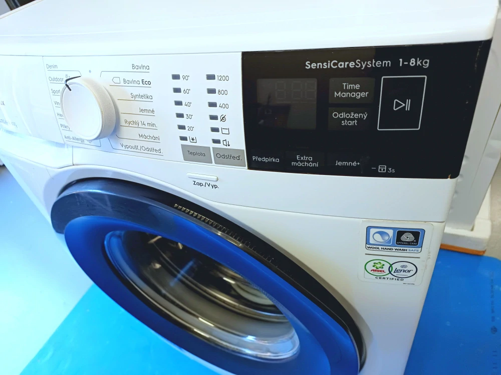 Pračka Electrolux 8 kg, 1200 ot/min, ZÁRUKA