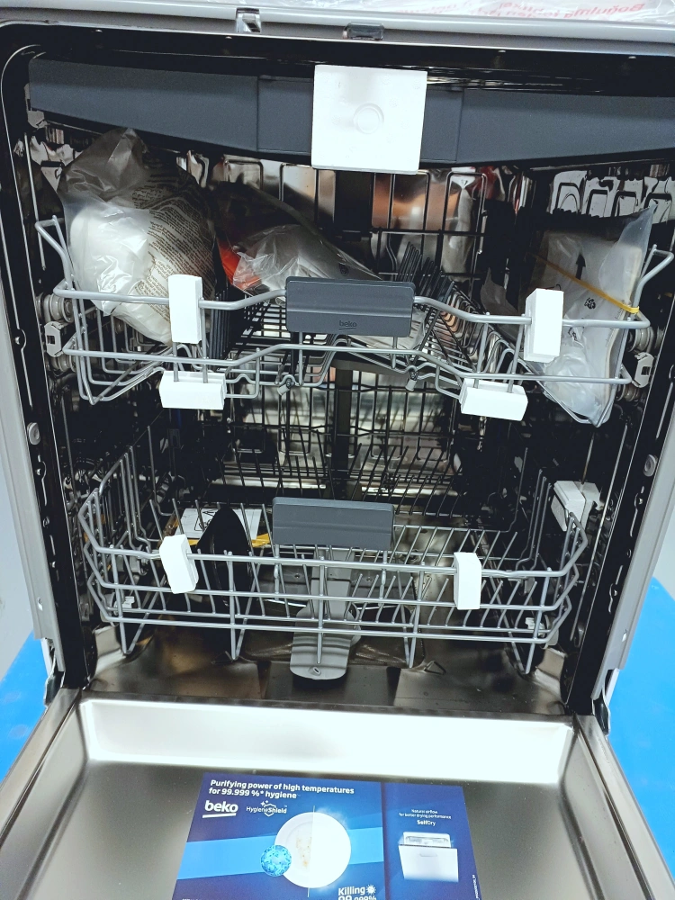Vestavná myčka Beko, šířka 60 cm, ZÁRUKA