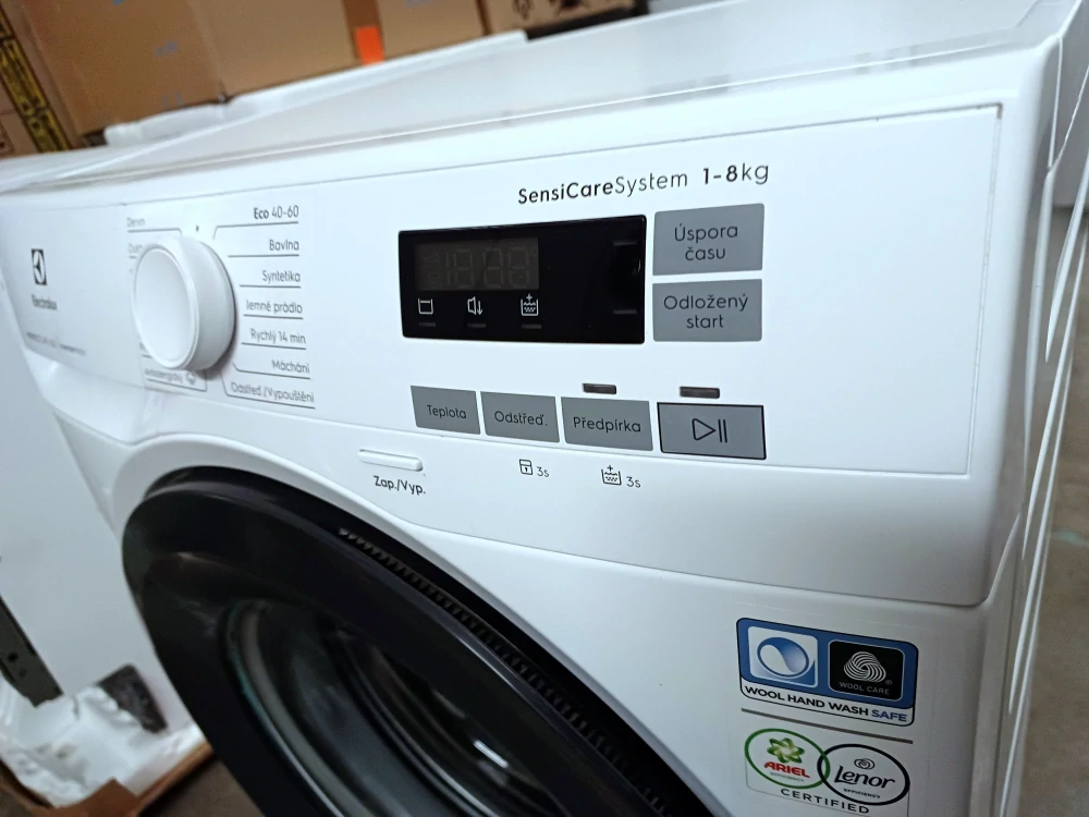 Pračka Electrolux 8 kg 1200 ot./min. ZÁRUKA
