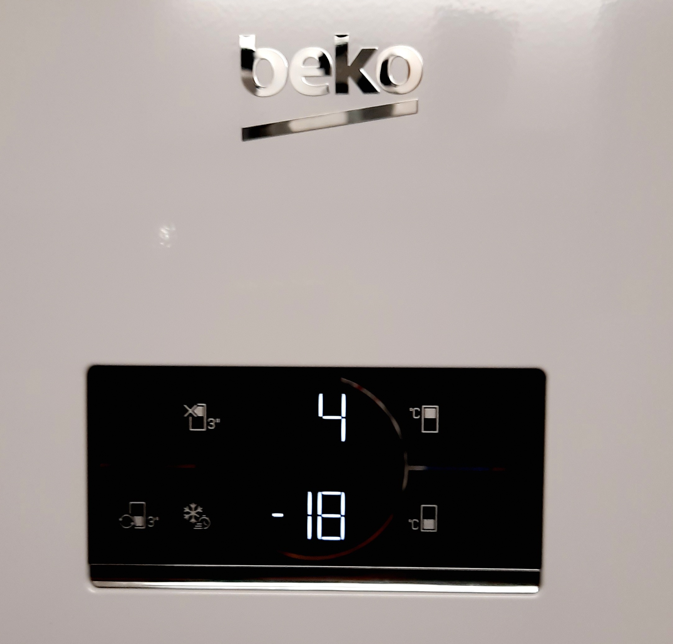Lednice BEKO 203 cm, NeoFrost , B5RCNA406HW